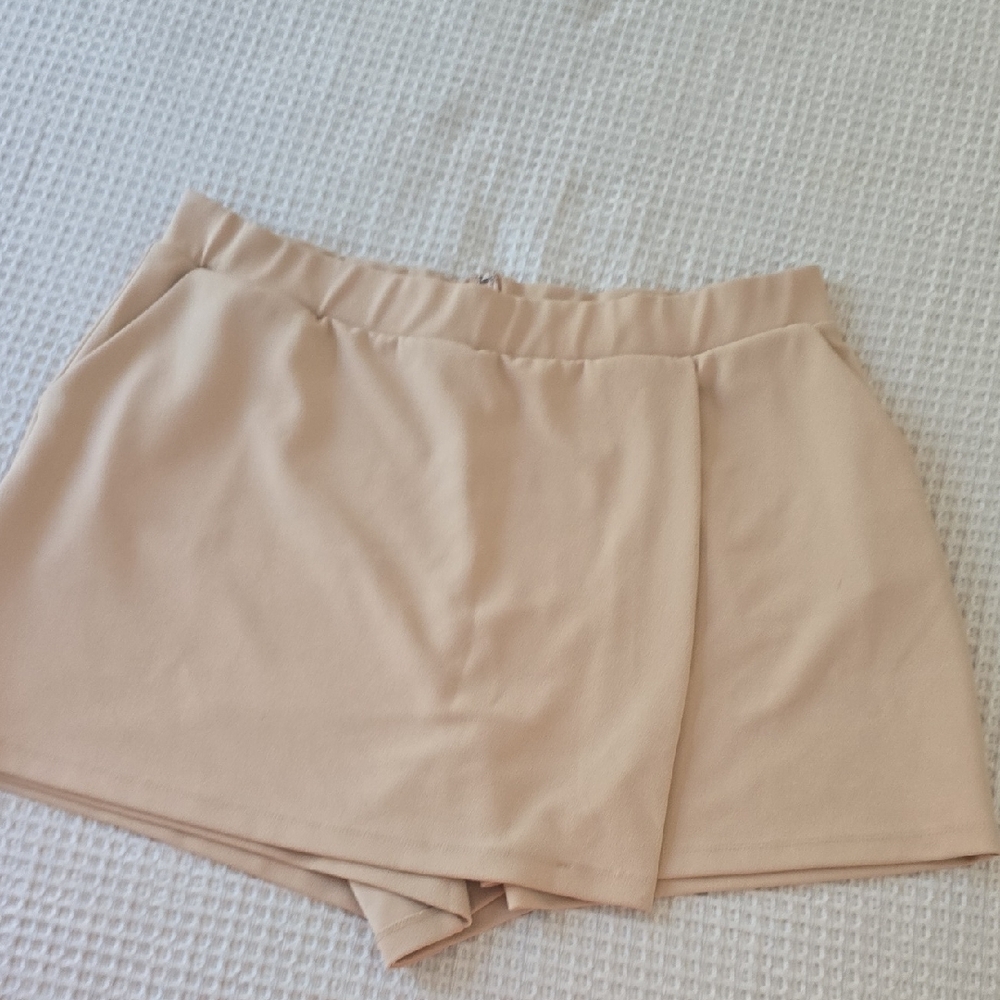 Forever 21 Beige Women's Skorts